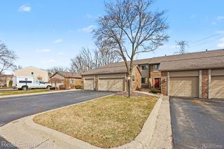 6892 Northcrest Way E, Independence Charter Township, MI 48346