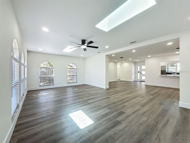 2463 68TH AVENUE S, St Petersburg, FL 33712