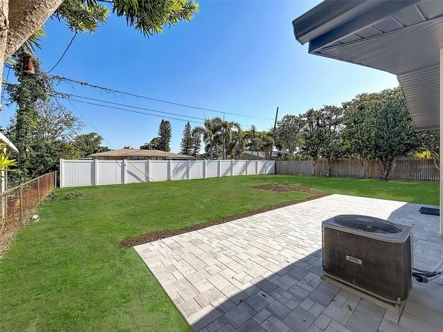 2463 68TH AVENUE S, St Petersburg, FL 33712