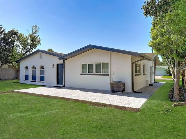 2463 68TH AVENUE S, St Petersburg, FL 33712