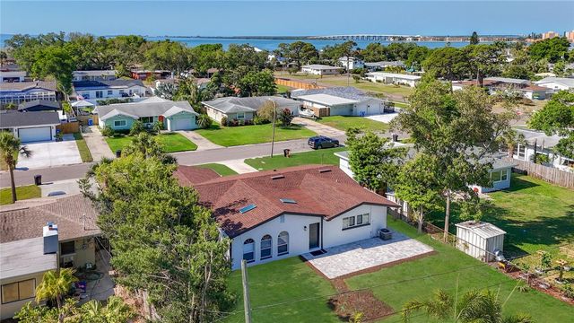 2463 68TH AVENUE S, St Petersburg, FL 33712