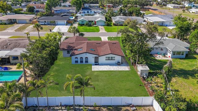 2463 68TH AVENUE S, St Petersburg, FL 33712