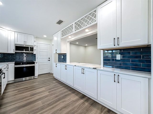 2463 68TH AVENUE S, St Petersburg, FL 33712