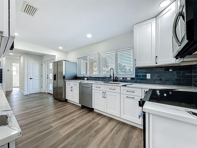 2463 68TH AVENUE S, St Petersburg, FL 33712