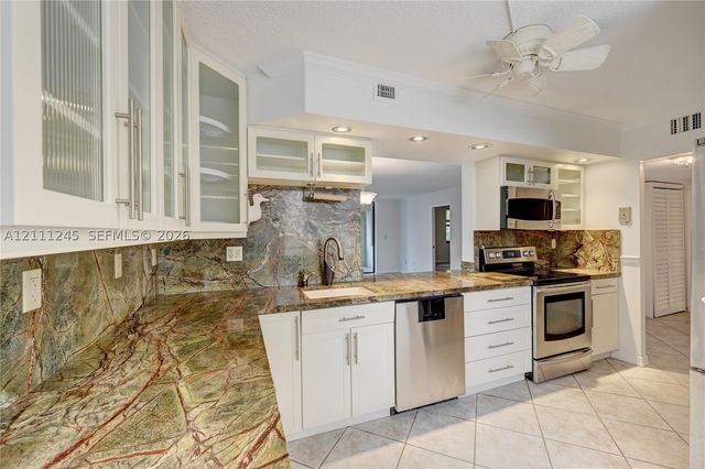 6800 Cypress Rd 506, Plantation, FL 33317