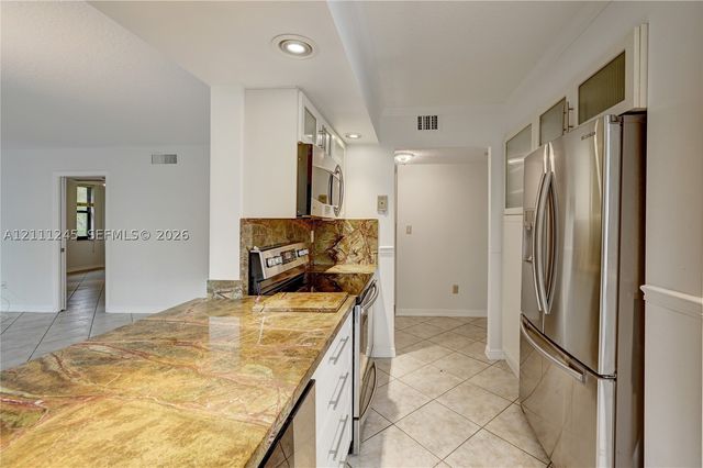 6800 Cypress Rd 506, Plantation, FL 33317