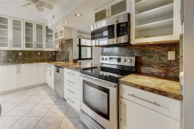 6800 Cypress Rd 506, Plantation, FL 33317