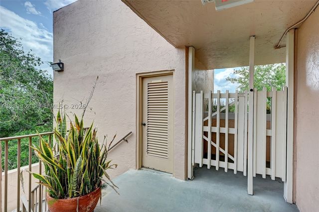 6800 Cypress Rd 506, Plantation, FL 33317