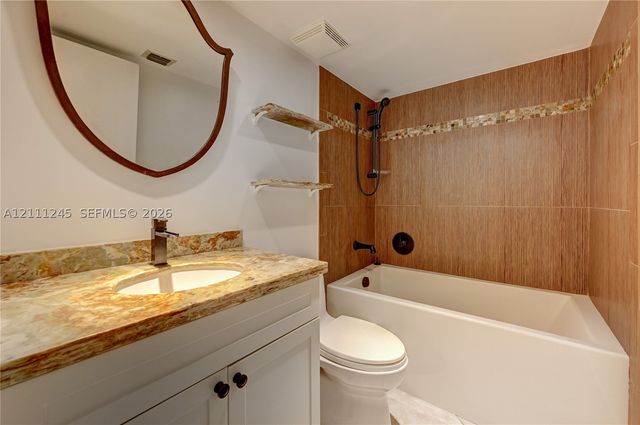6800 Cypress Rd 506, Plantation, FL 33317
