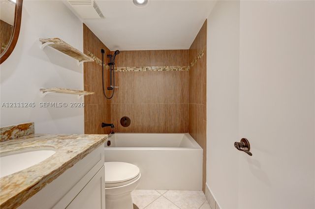 6800 Cypress Rd 506, Plantation, FL 33317