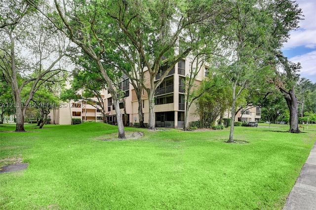 6800 Cypress Rd 506, Plantation, FL 33317