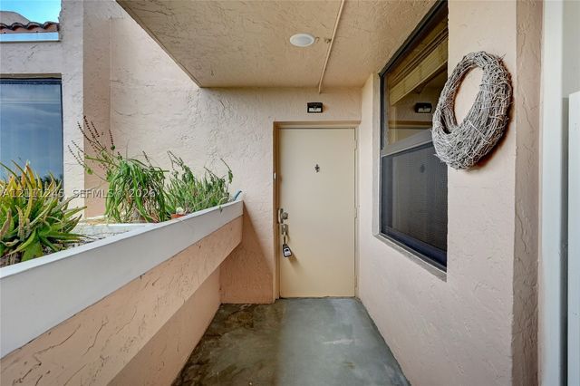 6800 Cypress Rd 506, Plantation, FL 33317