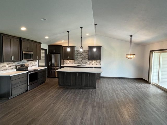 613 HAMMEN COURT, Kaukauna, WI 54130