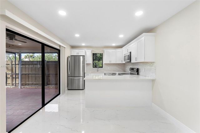 7744 W Courtyard Run W, Boca Raton, FL 33433