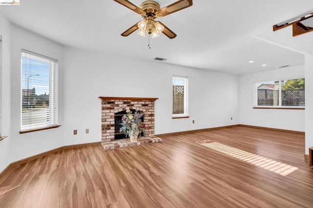 1790 Delta Meadows Way, Oakley, CA 94561