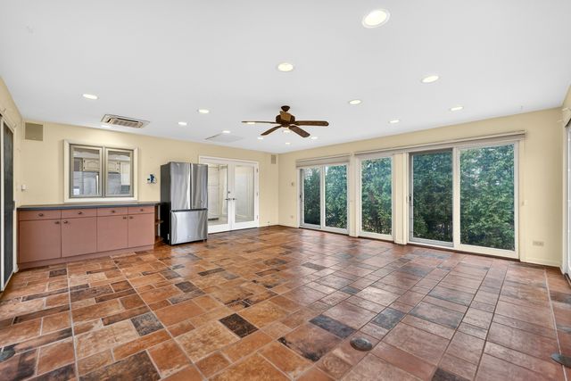 3272 Western Avenue, Highland Park, IL 60035