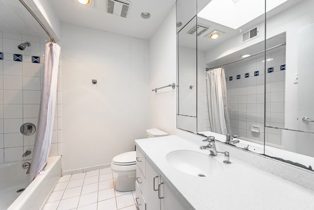 3272 Western Avenue, Highland Park, IL 60035