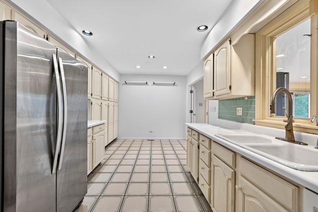 3272 Western Avenue, Highland Park, IL 60035