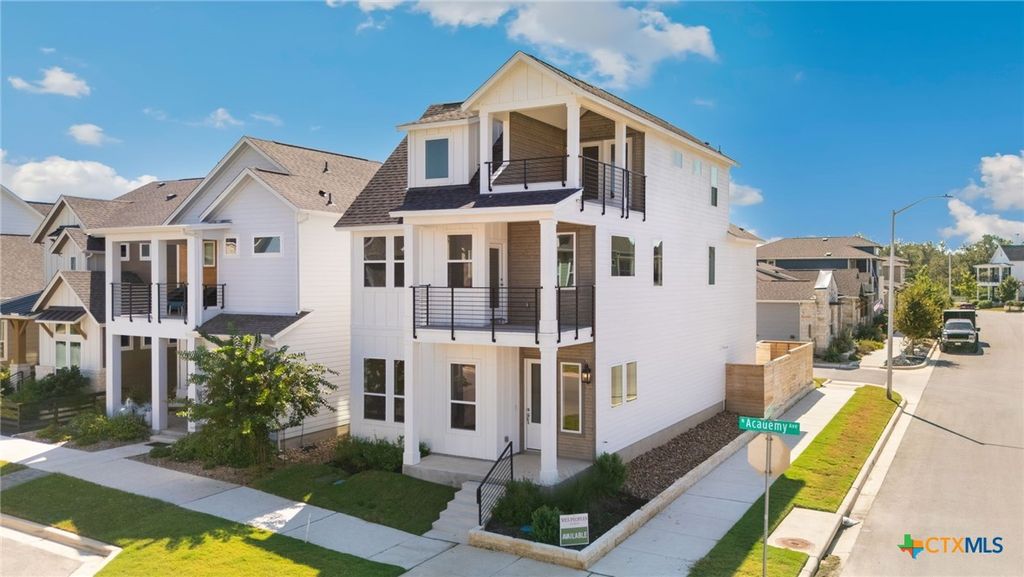 895 N Academy Avenue, New Braunfels, TX 78130