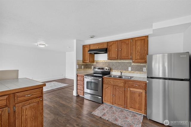 541 545 D Street, Blaine, WA 98230