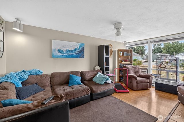 541 545 D Street, Blaine, WA 98230