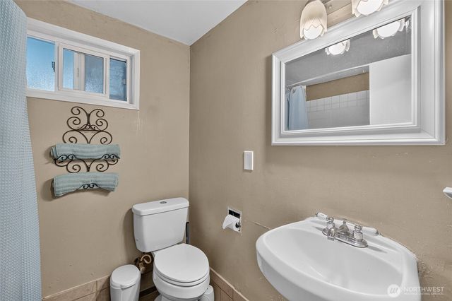 541 545 D Street, Blaine, WA 98230