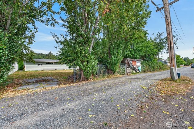 541 545 D Street, Blaine, WA 98230