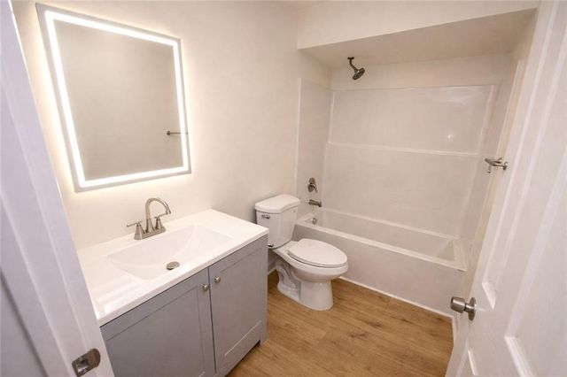 612-614 N Hocker Avenue, Independence, MO 64050