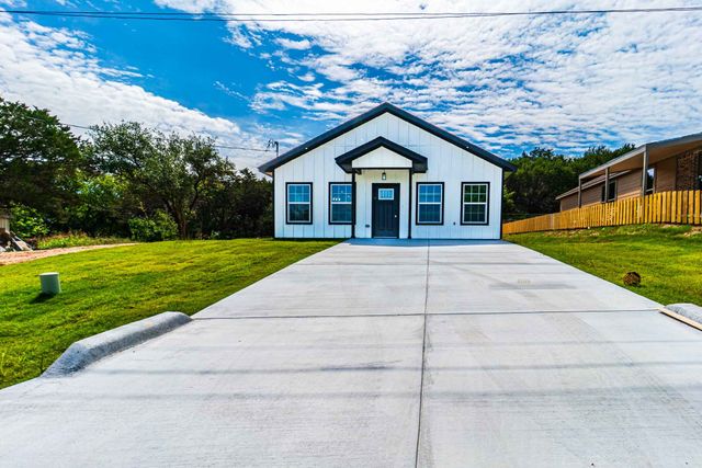 4315 Mountain Hollow Drive, Granbury, TX 76048