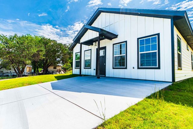 4315 Mountain Hollow Drive, Granbury, TX 76048