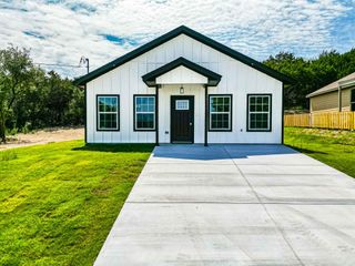 4315 Mountain Hollow Drive, Granbury, TX 76048