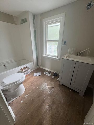 8119 Lozier Avenue, Warren, MI 48089