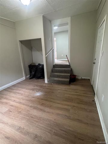 8119 Lozier Avenue, Warren, MI 48089