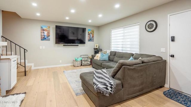 561 Spring Road 43, Moorpark, CA 93021