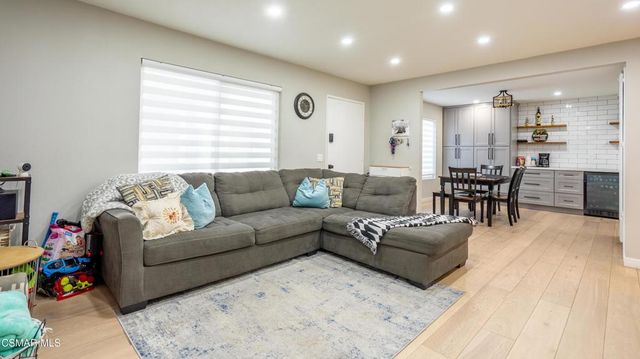 561 Spring Road 43, Moorpark, CA 93021