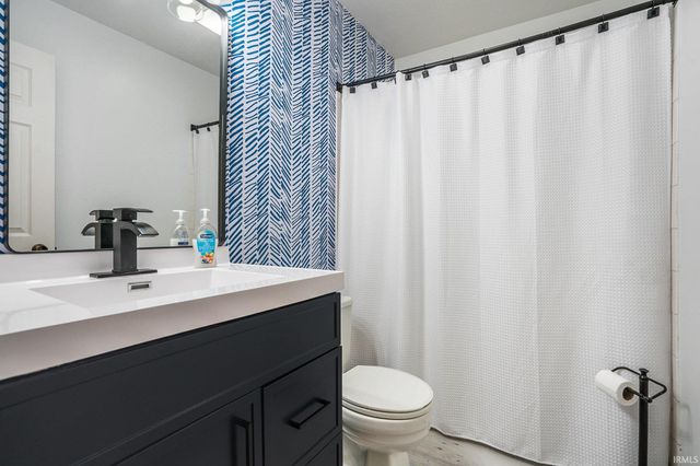 624 Windy Cove Court, Mishawaka, IN 46544