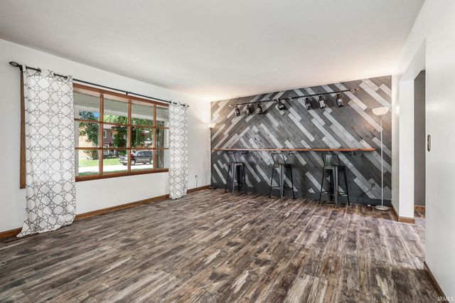 624 Windy Cove Court, Mishawaka, IN 46544