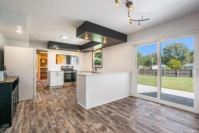 624 Windy Cove Court, Mishawaka, IN 46544