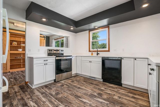 624 Windy Cove Court, Mishawaka, IN 46544