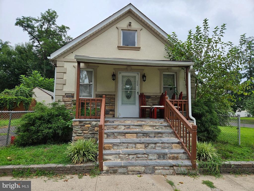 238 GRAND AVE, Hamilton, NJ 08610