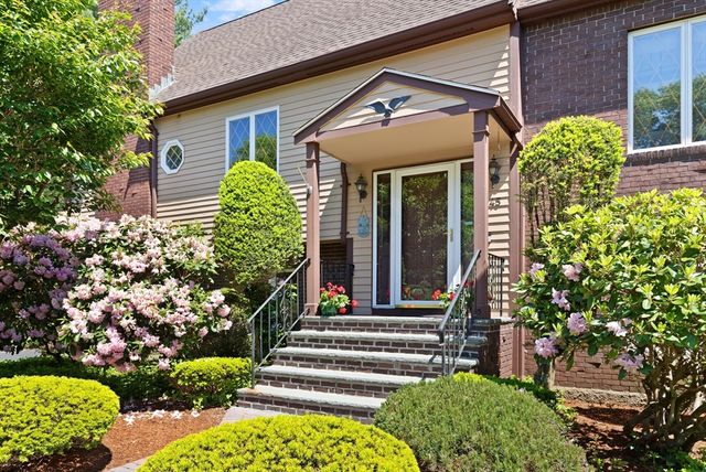 45 Anthony Ln, Dedham, MA 02026