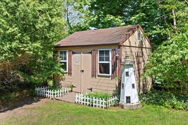 45 Anthony Ln, Dedham, MA 02026