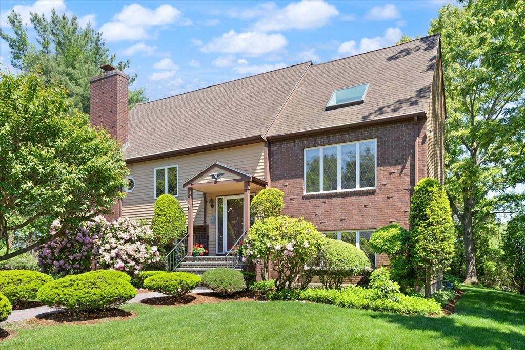 45 Anthony Ln, Dedham, MA 02026