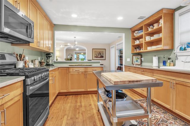 1302 W 13th ST, Austin, TX 78703