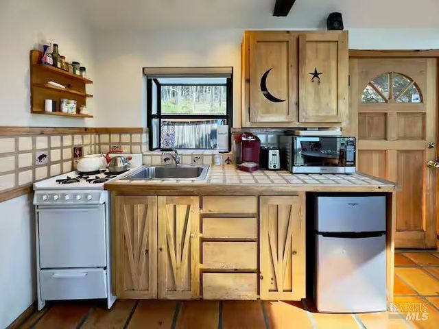 33500 S Highway 1, Gualala, CA 95445