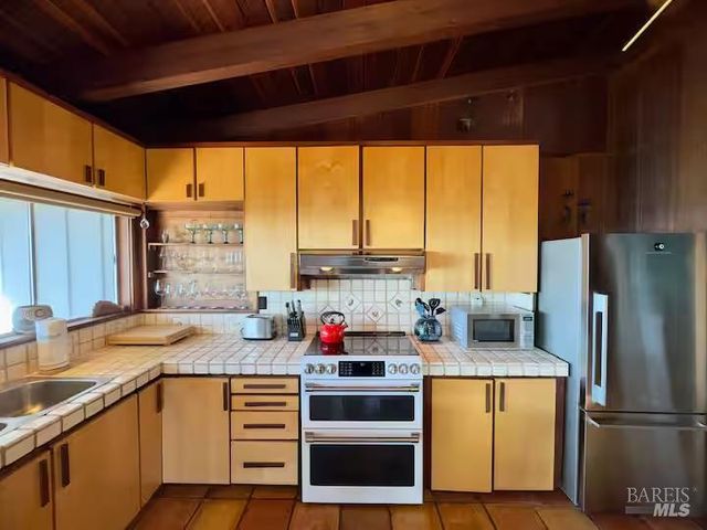 33500 S Highway 1, Gualala, CA 95445