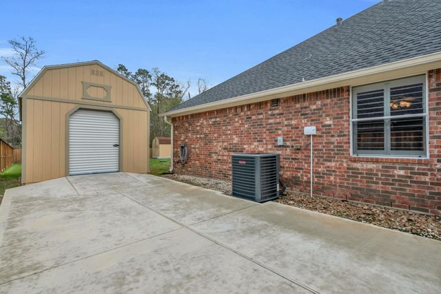 32510 Riverwood Drive, Magnolia, TX 77354