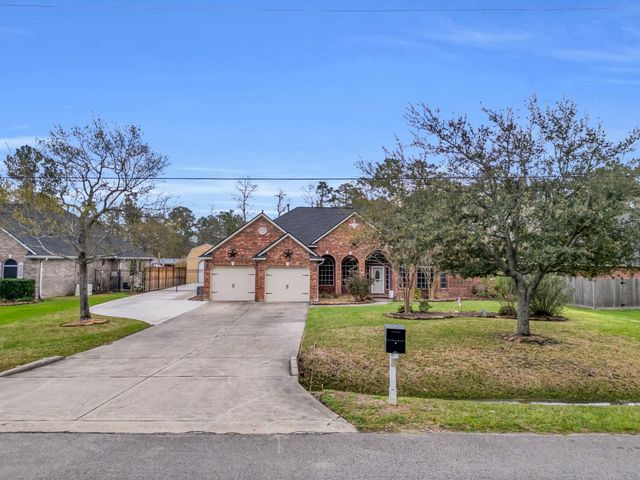 32510 Riverwood Drive, Magnolia, TX 77354
