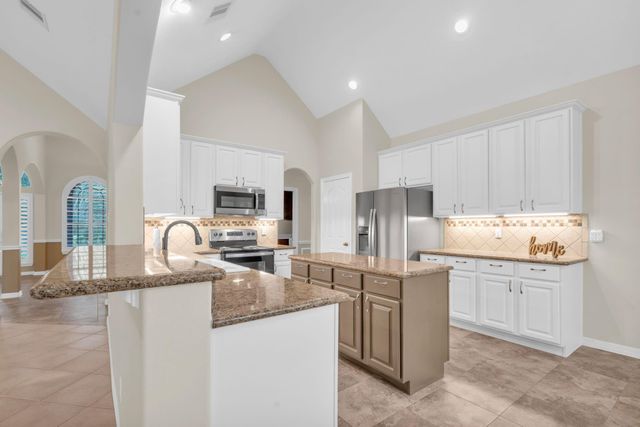 32510 Riverwood Drive, Magnolia, TX 77354