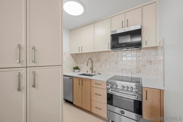 1720 Avenida Del Mundo 509, Coronado, CA 92118